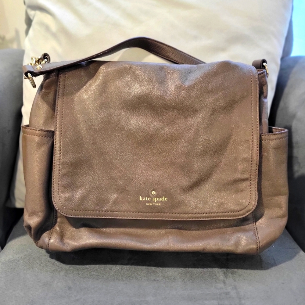 Beautiful Kate Spade- Magnificent conditions